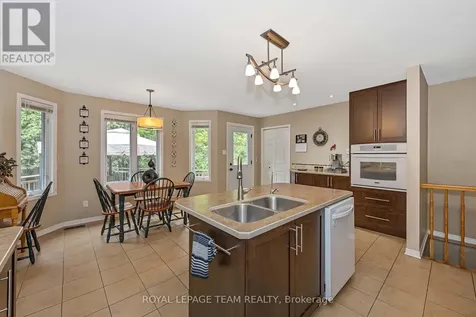 6515 Waddion Drive Ottawa ON K4P 1E7