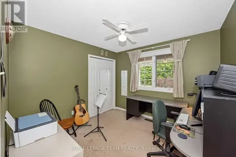 6515 Waddion Drive Ottawa ON K4P 1E7