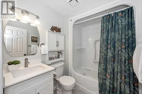 6515 Waddion Drive Ottawa ON K4P 1E7