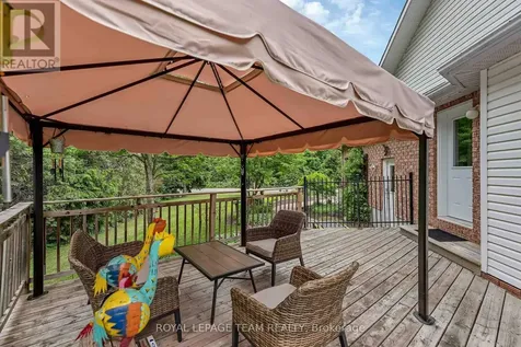 6515 Waddion Drive Ottawa ON K4P 1E7