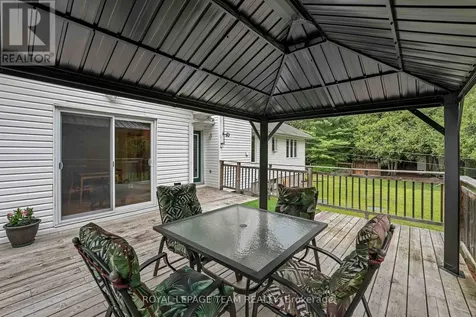 6515 Waddion Drive Ottawa ON K4P 1E7
