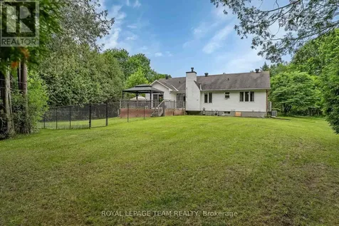 6515 Waddion Drive Ottawa ON K4P 1E7