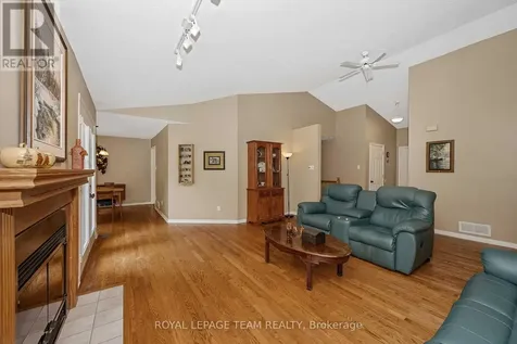 6515 Waddion Drive Ottawa ON K4P 1E7