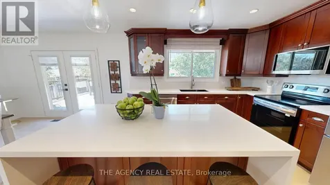 166 Fairview Avenue West St. Thomas ON N5R 4Y1