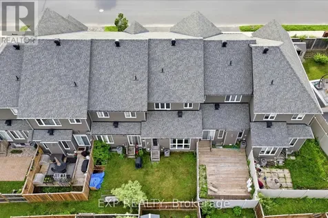 704 Brian Good Avenue Ottawa ON K4M 0C1