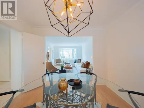 51 Floyd Avenue Toronto (broadview North) ON M4K 2B3