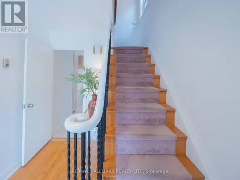 51 Floyd Avenue Toronto (broadview North) ON M4K 2B3