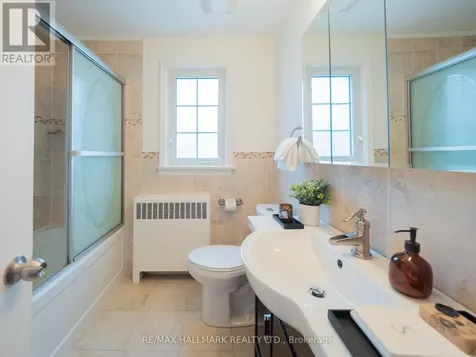 51 Floyd Avenue Toronto (broadview North) ON M4K 2B3