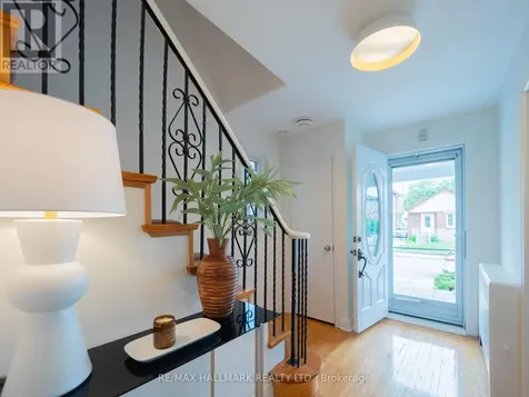51 Floyd Avenue Toronto (broadview North) ON M4K 2B3