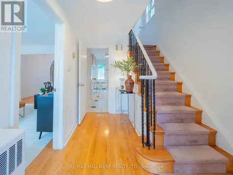 51 Floyd Avenue Toronto (broadview North) ON M4K 2B3