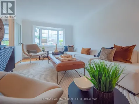 51 Floyd Avenue Toronto (broadview North) ON M4K 2B3