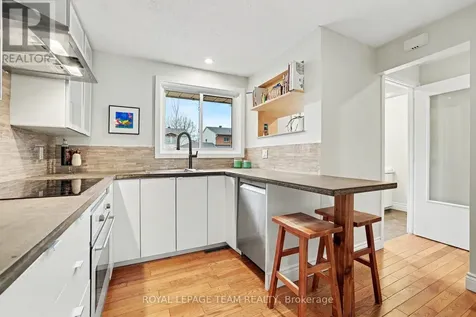 43 Whelan Drive Ottawa ON K2J 2A3
