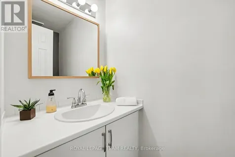 43 Whelan Drive Ottawa ON K2J 2A3
