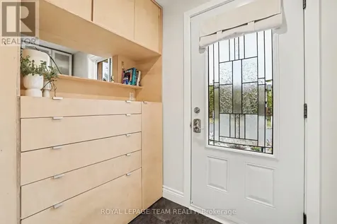 43 Whelan Drive Ottawa ON K2J 2A3