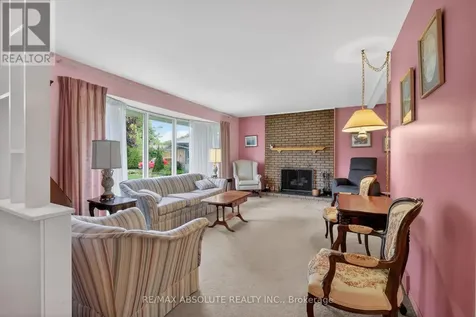 59 Evergreen Drive Ottawa ON K2H 6C5