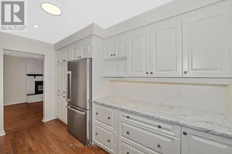 1825 Yale Avenue Ottawa ON K1H 6S3