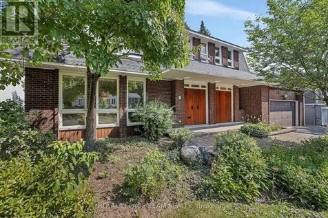 1825 Yale Avenue Ottawa ON K1H 6S3