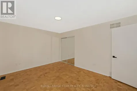 1825 Yale Avenue Ottawa ON K1H 6S3