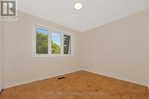 1825 Yale Avenue Ottawa ON K1H 6S3