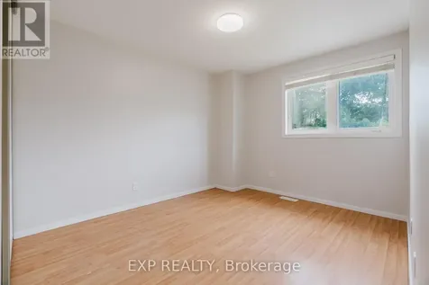 1127 Avignon Court Ottawa ON K1C 2M2