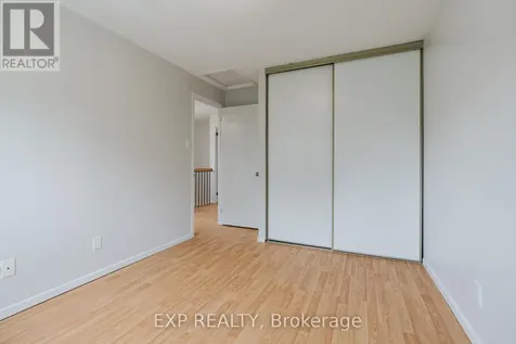 1127 Avignon Court Ottawa ON K1C 2M2