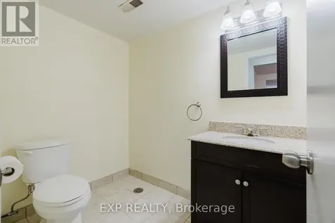 1127 Avignon Court Ottawa ON K1C 2M2