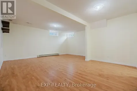 1127 Avignon Court Ottawa ON K1C 2M2