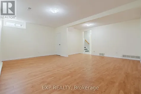 1127 Avignon Court Ottawa ON K1C 2M2
