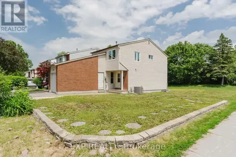 1127 Avignon Court Ottawa ON K1C 2M2