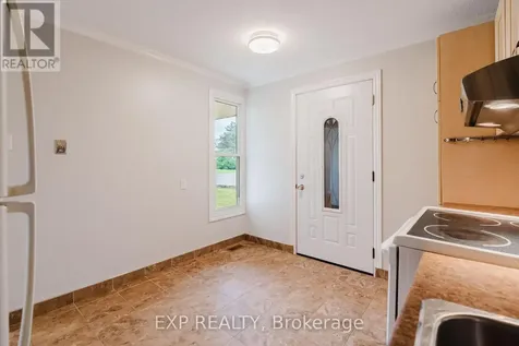 1127 Avignon Court Ottawa ON K1C 2M2