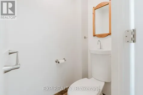 1127 Avignon Court Ottawa ON K1C 2M2