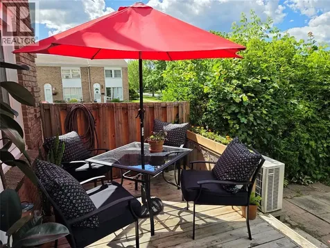 877 Carleton Place Sarnia ON N7T 3V8