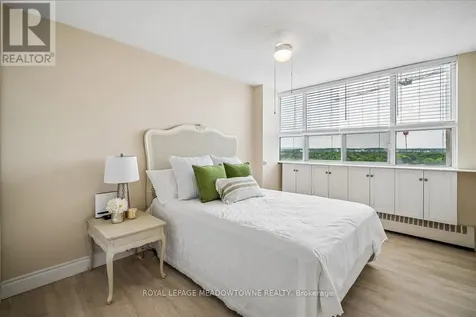 2263 Marine Drive Oakville (br Bronte) ON L6L 5K1