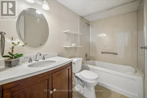 2263 Marine Drive Oakville (br Bronte) ON L6L 5K1