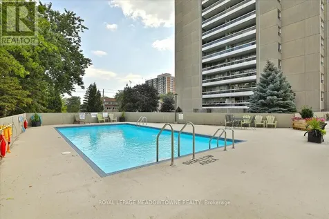 2263 Marine Drive Oakville (br Bronte) ON L6L 5K1