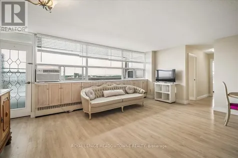 2263 Marine Drive Oakville (br Bronte) ON L6L 5K1