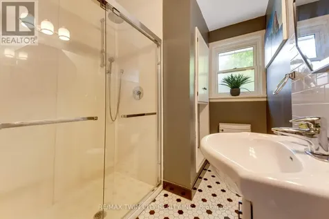 90 Arlington Boulevard Kitchener ON N2A 2G9