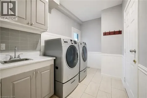 15 Talia Court Hamilton ON L6E 4X8