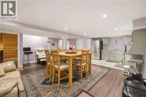 15 Talia Court Hamilton ON L6E 4X8