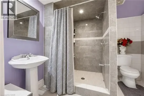15 Talia Court Hamilton ON L6E 4X8