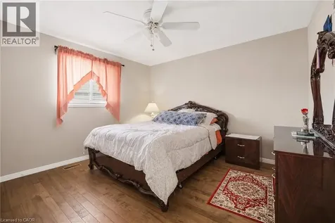 15 Talia Court Hamilton ON L6E 4X8