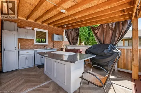 15 Talia Court Hamilton ON L6E 4X8