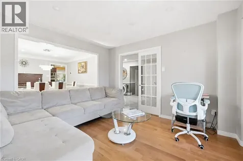 15 Talia Court Hamilton ON L6E 4X8