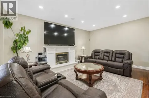 15 Talia Court Hamilton ON L6E 4X8