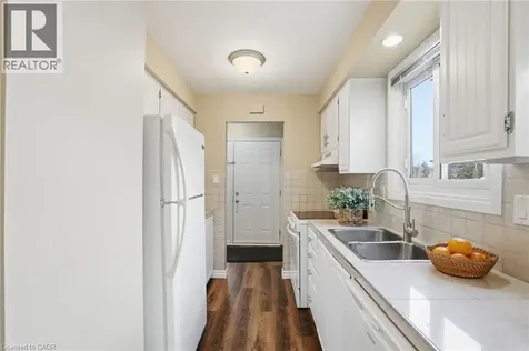 94 Wendover Drive Hamilton ON L9C 5X5
