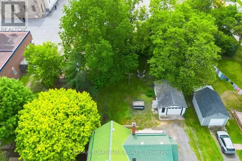 8 Grant Street Perth ON K7H 1X4