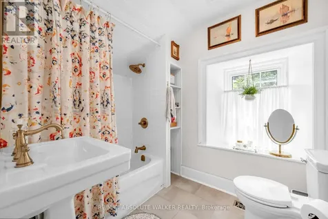 652 Henry Street West Prescott ON K0E 1T0