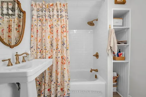 652 Henry Street West Prescott ON K0E 1T0