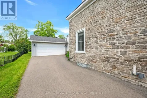652 Henry Street West Prescott ON K0E 1T0