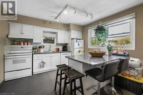 80 Maclennan Avenue Hamilton ON L8V 1X6